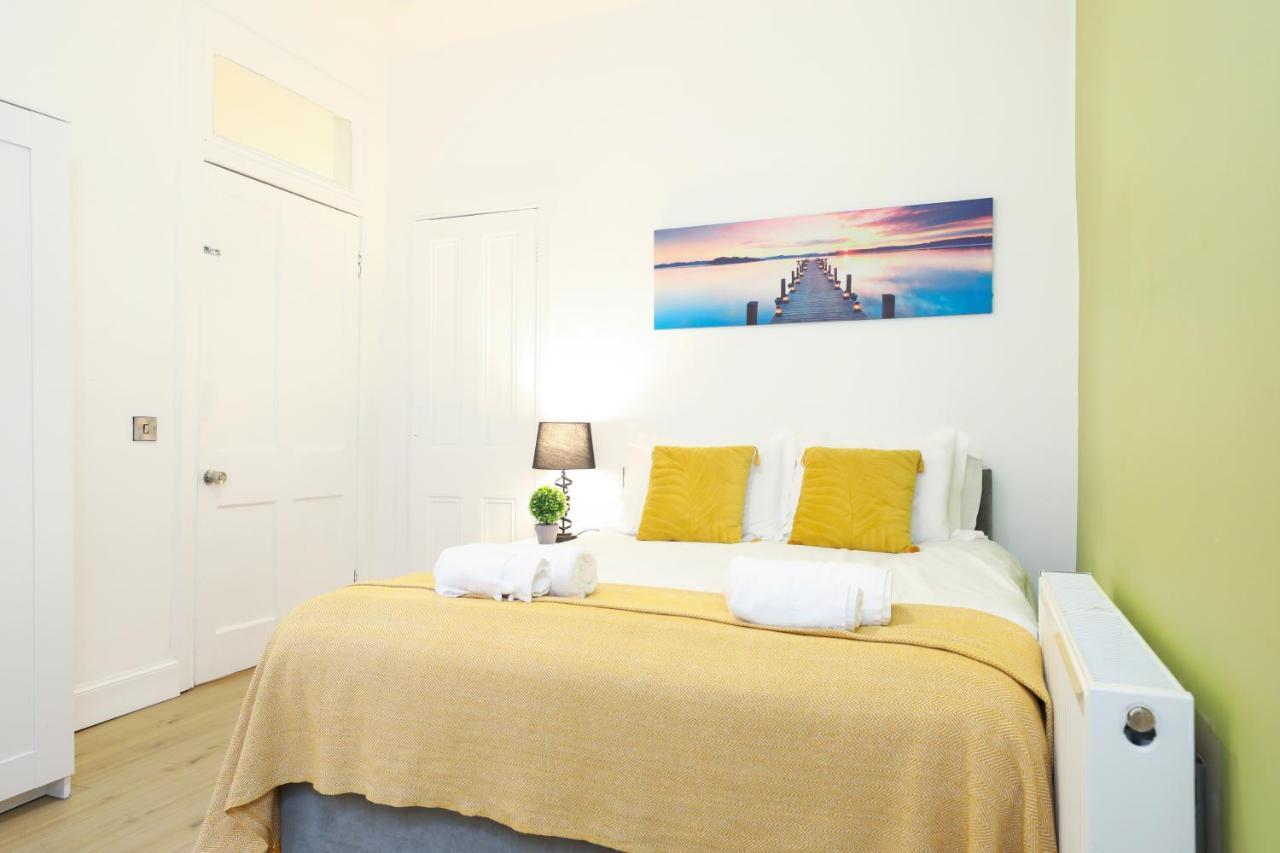 Stunning modern 3 bedroom apartment Edinburgh Buitenkant foto
