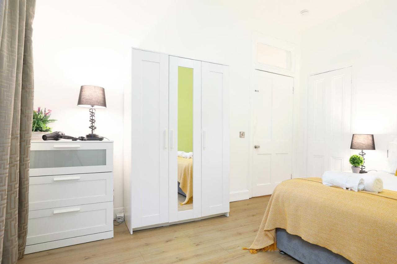Stunning modern 3 bedroom apartment Edinburgh Buitenkant foto