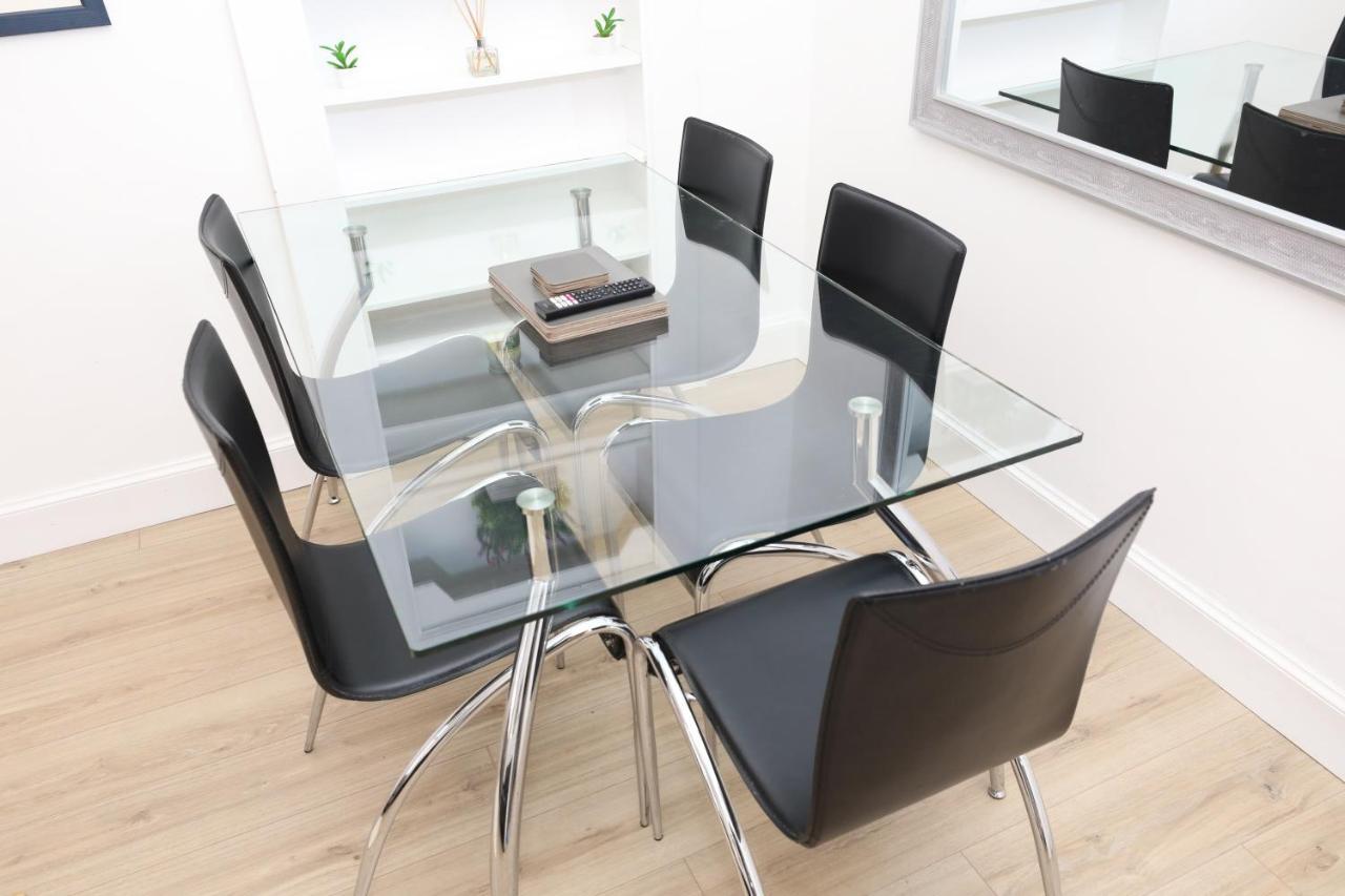 Stunning modern 3 bedroom apartment Edinburgh Buitenkant foto