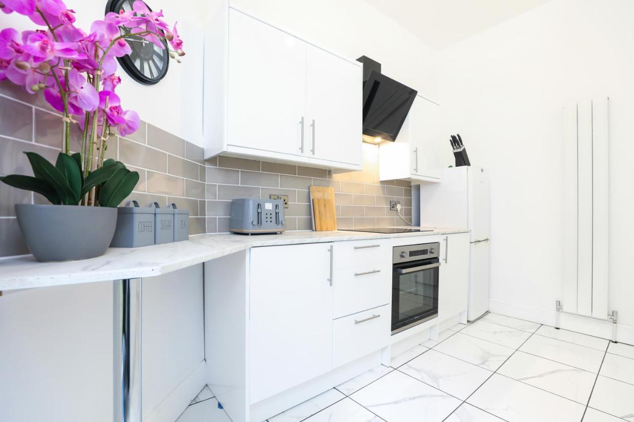 Stunning modern 3 bedroom apartment Edinburgh Buitenkant foto