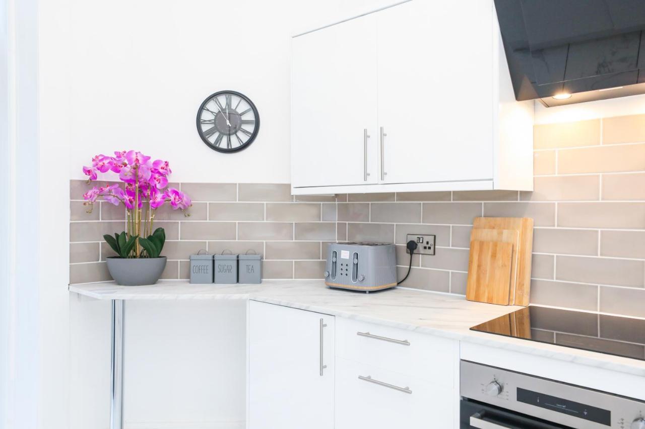 Stunning modern 3 bedroom apartment Edinburgh Buitenkant foto