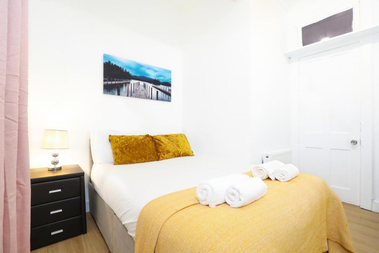 Stunning modern 3 bedroom apartment Edinburgh Buitenkant foto